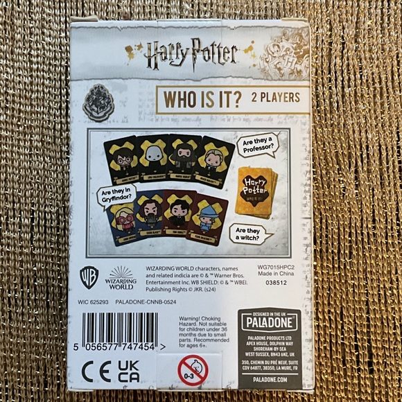 Warner Bros. Harry Potter Who Is It? Card Game - Brand New - Picture 2 of 2